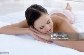 flat chest young|26 [F], I have problem with looking too young, also my nose kills my  confidence, also flat chest. Please your opinion? : r/amiugly