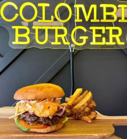 La Columbina Burger CT by null