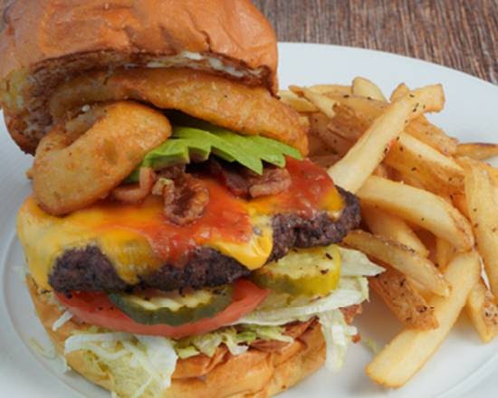 Claim Jumper Restaurants by null