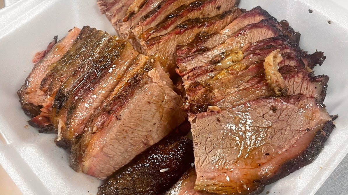 Sharon's Barbeque & Catering by null