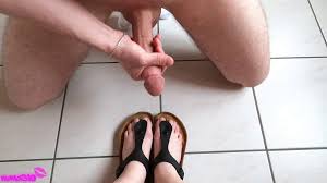 Amateur teen feet and pussy jpg x Amateur teen feet