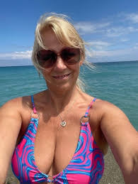 Watch titty drops boob flash boobs titties big tits porn spankbang jpg x Tit flashing
