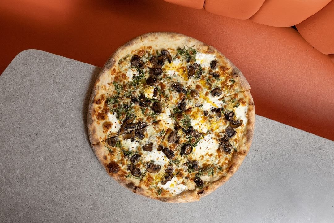 Norm's Pizza by null