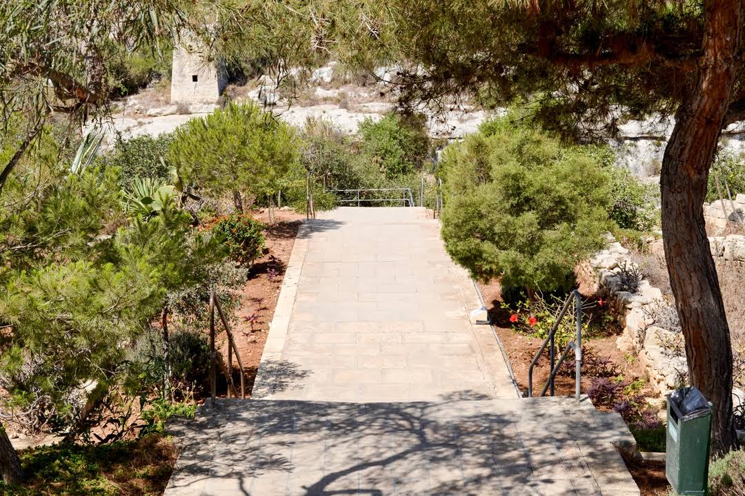 Għar Dalam Cave by null