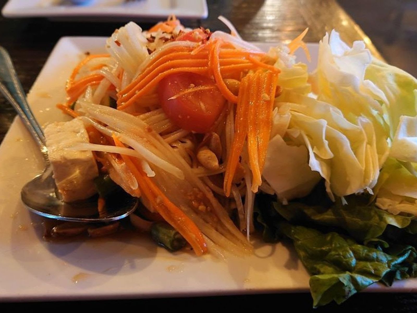 Watdongmoonlek Noodle by null