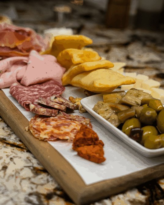 Monzú Italian Oven + Bar by null