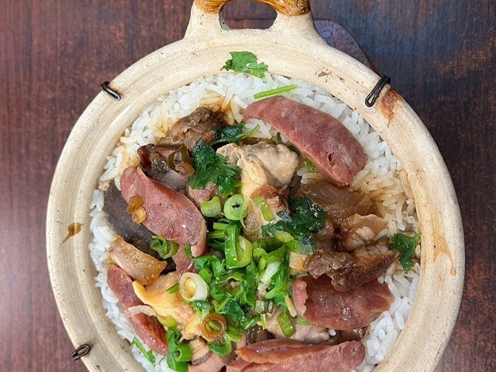 Clay Pot Cafe (旺角煲仔饭） by null