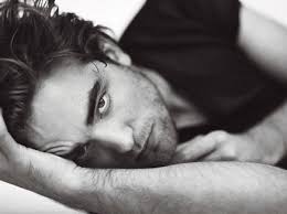 Robert Pattinson slaví! 