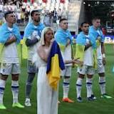 Dynamo Kiev out om 'een glimlach terug op het gezicht van Oekraïne te toveren' in eerste wedstrijd sinds Russische ...