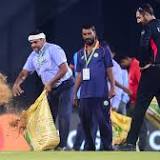 Wet outfield delays Australia-India T20