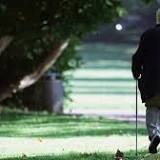 Elderly walking speed could indicate dementia risk, study finds