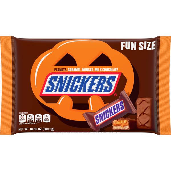Snickers Fun Size Halloween Chocolate Candy Bars, 10.59oz Bag