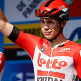 Beresterke Arnaud De Lie klopt Biniam Girmay in derde rit Ronde van Wallonië