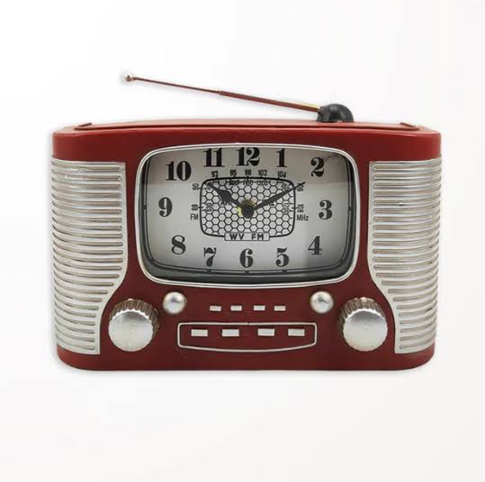 Vintage Radio Style Clock / 12" Sue 17th Luxury
