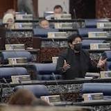 Azalina warns of political instability if states don't adopt anti-hopping law