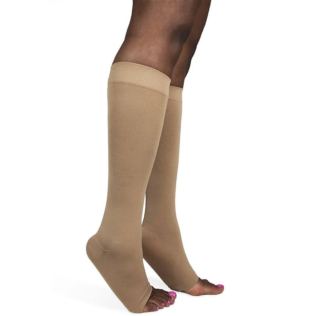 Sigvaris Soft Opaque Women's 15-20 mmHg Open Toe Knee High / ml / Black
