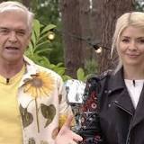 ITV This Morning fans say 'what the' as Holly Willoughby and Phillip Schofield look completely different