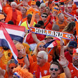 A win for either Netherlands or Ecuador just about guarantees knockout qualification