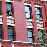 US apartment rents up 10 percent, many seek smaller units