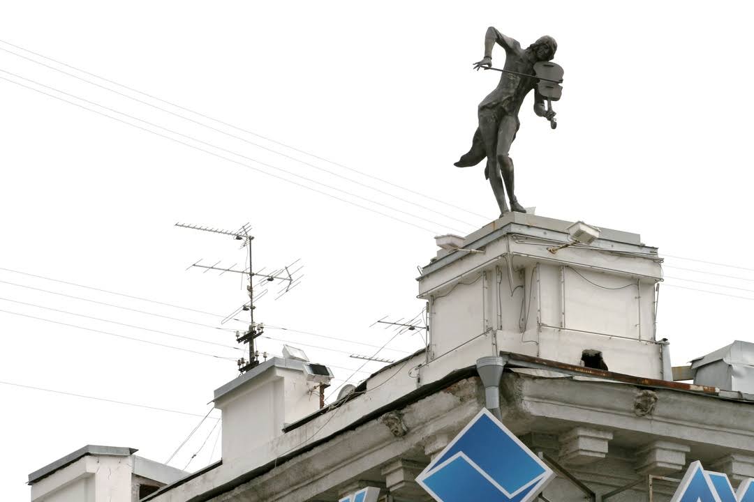 Violinist on the Roof image