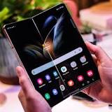 Samsung Galaxy Z Flip 4 vs. Fold 4: Which Foldable Phone Is Best for You?