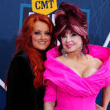 Wynonna Judd Pours Her Heart Out About Mom Naomi: 'I Feel So Helpless'