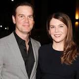 Lauren Graham splits from Peter Krause after 10 years together