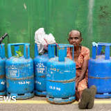 Sri Lanka: First fuel in days trickles through to residents