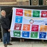 Speciale vlag met 17 Global Goals wappert voortaan in Deurne