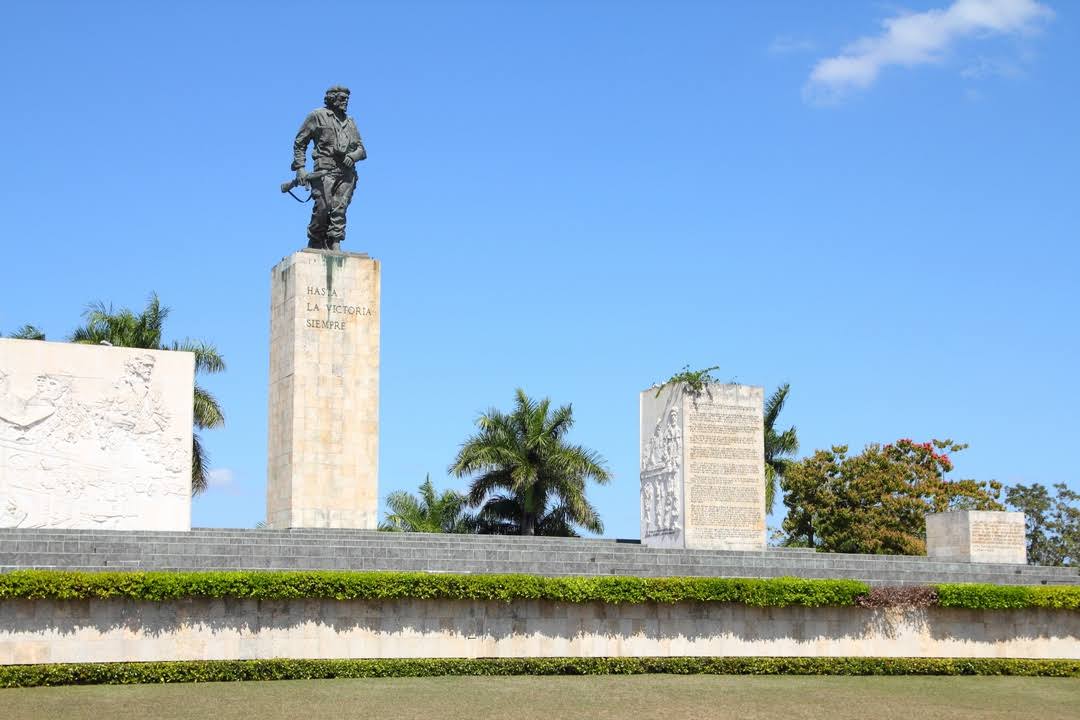 Che Guevara Mausoleum image