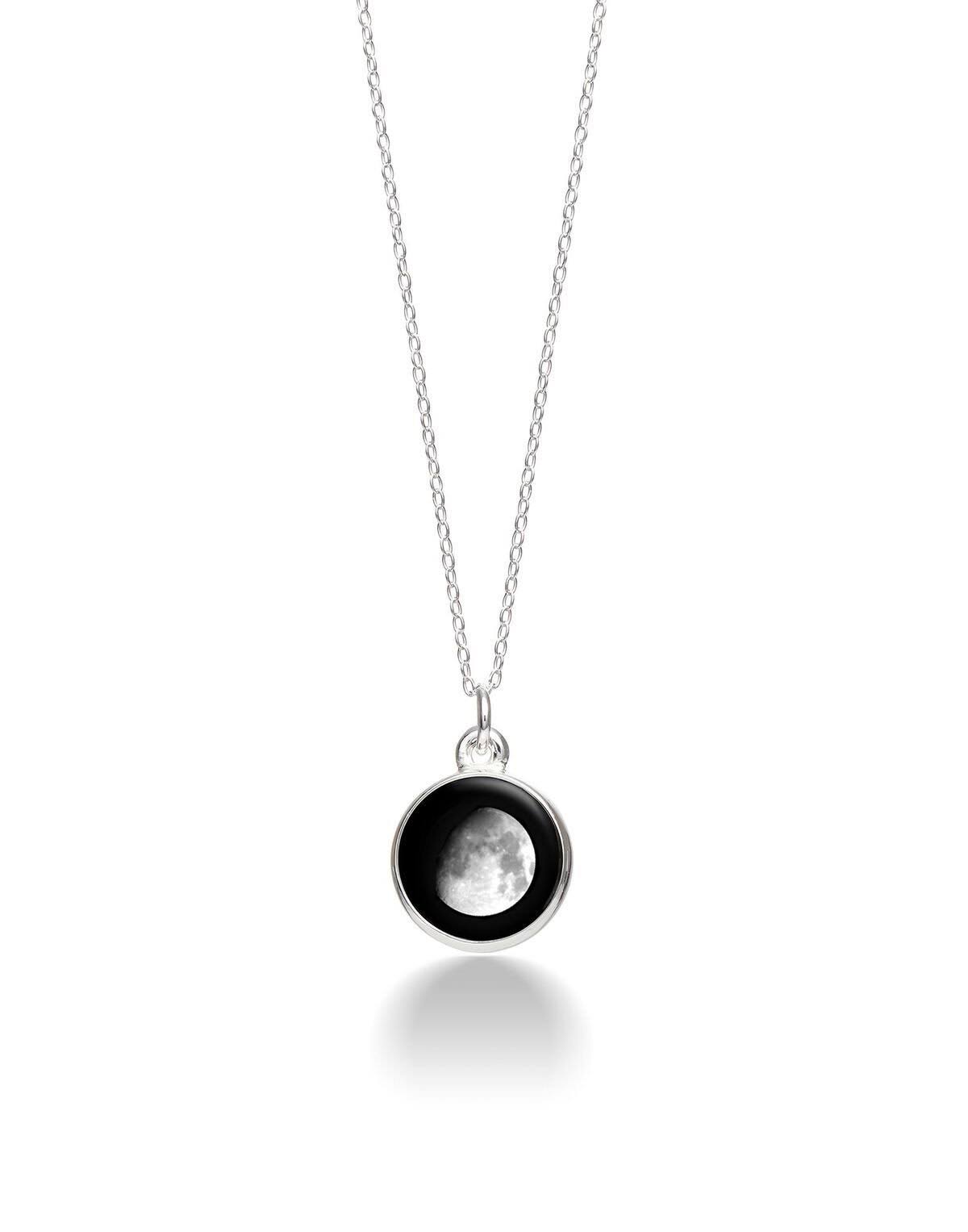 Moonglow - Charmed Simplicity Necklace (7A) One Size
