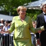 Merkels Bayreuth-Besuch überschattet von Skandalen 