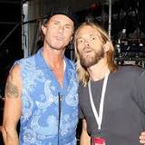 Chad Smith and Matt Cameron apologise to Foo Fighters for Taylor Hawkins touring comments