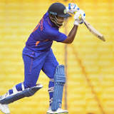 Team India in TVM: Overwhelmed fans chant 'jai Sanju Samson'