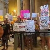 Dems, Abortion Rights Advocates Outraged as Indiana Passes Abortion Ban