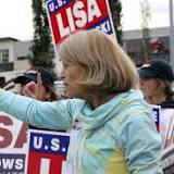 Polls close in Alaska races featuring Sarah Palin, Lisa Murkowski