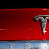 US has 750  complaints that Teslas brake for no reason
